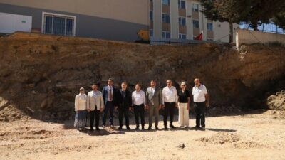 AK Parti Mudanya İlçe Başkanlığı, Mütareke İlkokulunun bahçesindeki istinat duvarının