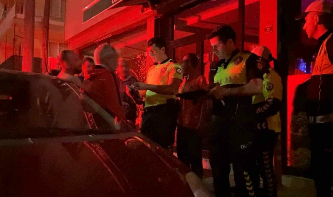 Alkollü şahıslar polisi çileden çıkardı Bursa’nın İnegöl ilçesinde alkollü şekilde araçla seyreden 5 kişi, polis