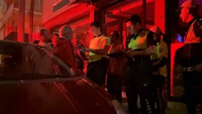 Bursa’nın İnegöl ilçesinde alkollü şekilde araçla seyreden 5 kişi, polis
