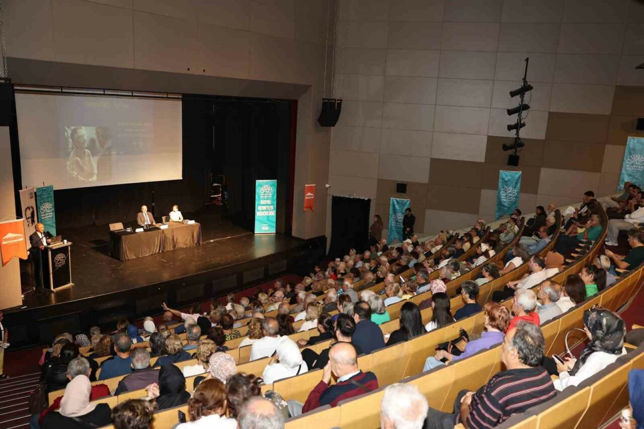 Nilüfer Belediyesi, 21 Eylül Dünya Alzheimer Günü kapsamında düzenlediği seminerle