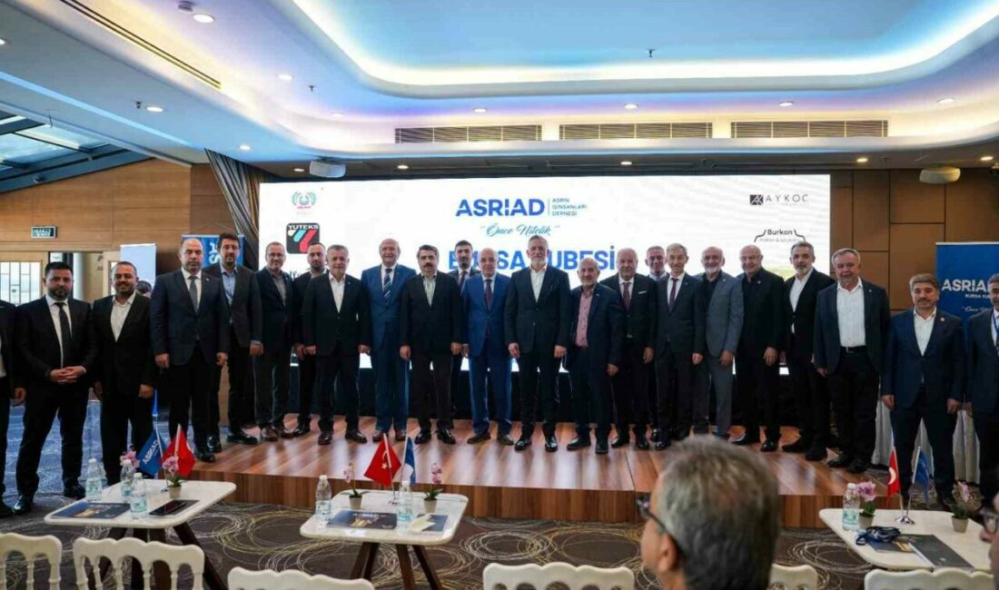 ASRİAD Bursa’da yeni dönem ASRİAD Bursa Şubesi’nde bayrak değişimi yaşandı. Mehmet Karakoyun’dan görevi devralan