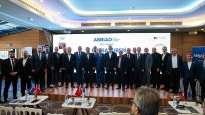 ASRİAD Bursa Şubesi’nde bayrak değişimi yaşandı. Mehmet Karakoyun’dan görevi devralan