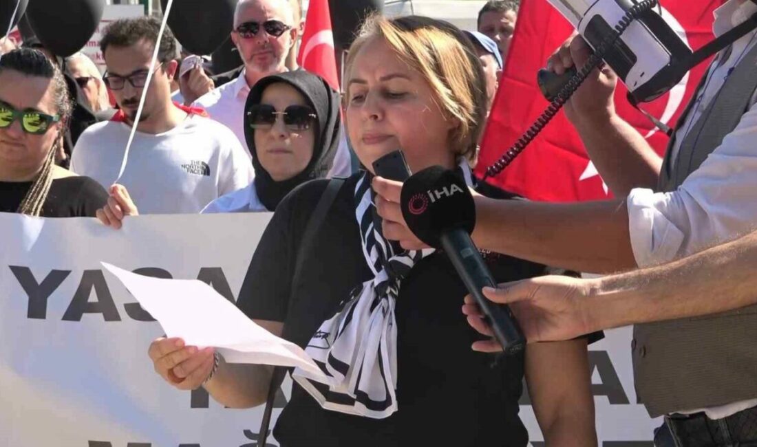 Atış Yapı mağdurlarından çağrı: “Yaşanan süreç tüm yönleriyle araştırılmasını istiyoruz” Bursa’da Atış Yapı mağdurları, yaşadıkları sorunlara dikkat çekerek, konut projelerindeki