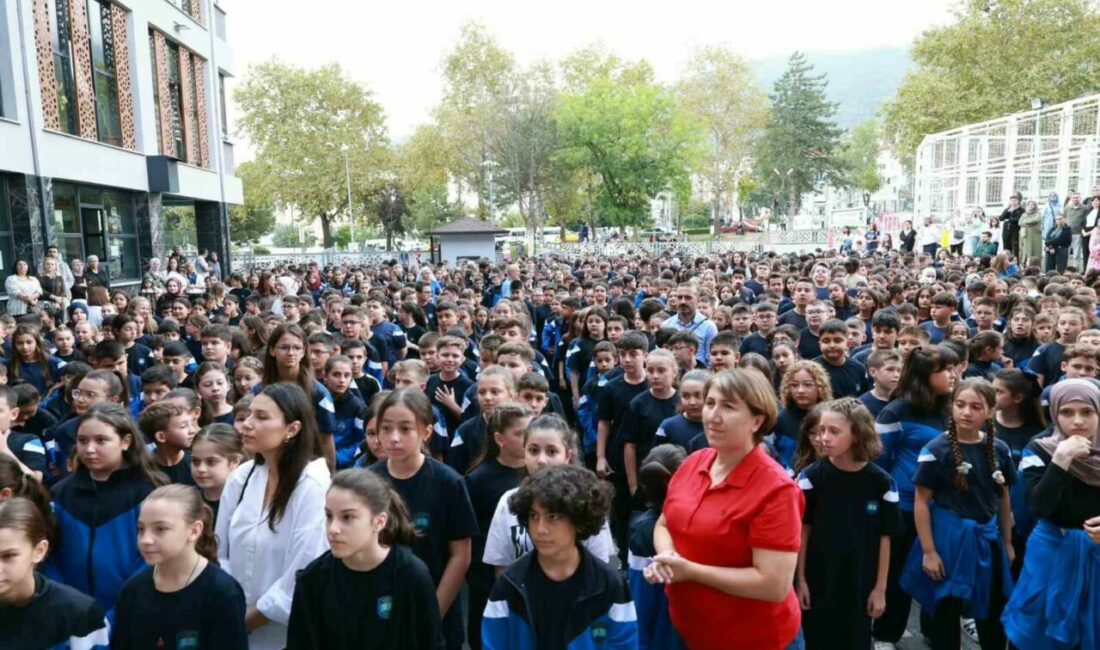 Başkan Aydın öğrencilerin ilk gün heyecanını paylaştı Osmangazi Belediye Başkanı Erkan Aydın, 2026-2027 Eğitim ve Öğretim Yılı’nın