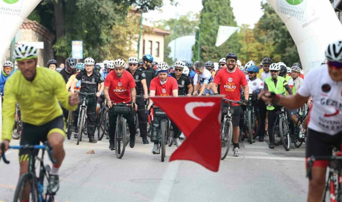 Başkan Erkan Aydın, farkındalık için pedal çevirdi 18. Tophane-Nilüfer-Mudanya Bisiklet Turu’nda yüzlerce bisikletçiyle birlikte pedal çeviren Osmangazi