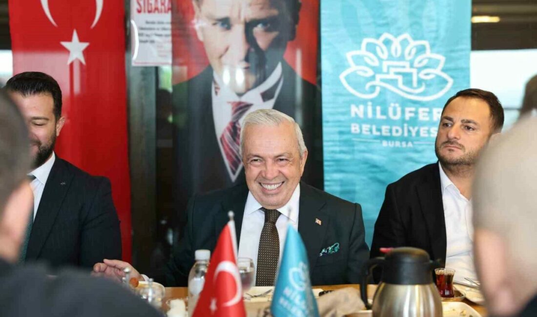 Başkan Şadi Özdemir Bursaspor tribün liderleriyle bir araya geldi Nilüfer Belediye Başkanı Şadi Özdemir, yeşil-beyazlı kulübün tribün temsilcileriyle kahvaltıda