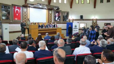 Bursa Büyükşehir Belediye Başkan Vekili Şahin Biba, İnegöl ilçesinde muhtarlarla