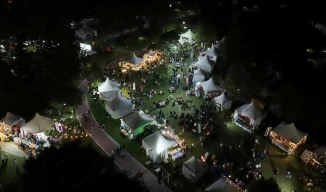 Bursa Gastronomi Festivali’nde akşam yoğunluğu Bursa’nın köklü mutfak kültürünü dünyaya tanıtmak amacıyla düzenlenen 5. Uluslararası