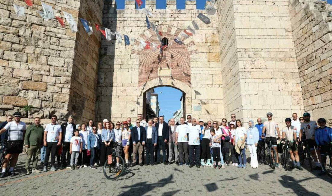 Bursa’da ’Arabasız Bir Gün, Hareketli Bir Kent’ Bursa Büyükşehir Belediyesi, Avrupa Hareketlilik Haftası kapsamında Heykel Atatürk Caddesi’nde