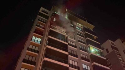 Bursa’da bir binada çıkan yangında mahsur kalan 19 kişi, itfaiye