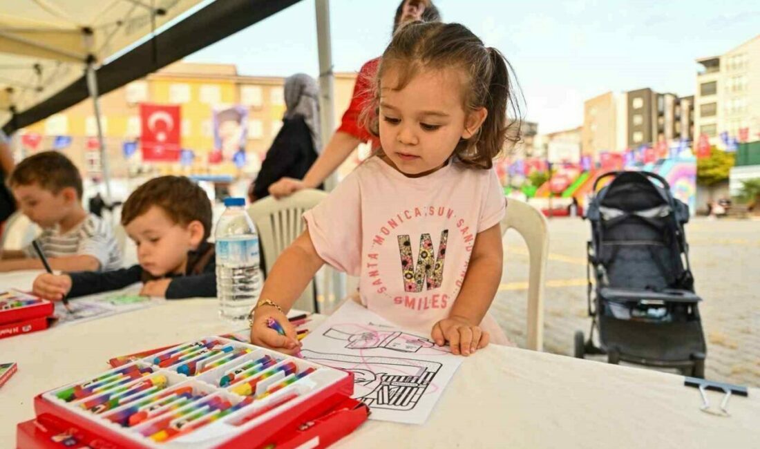 Bursa’da çocukların şenlik coşkusu Bursa Büyükşehir Belediyesi, yaz boyunca 7’den 70’e Bursalıları kültür, sanat