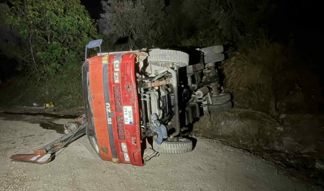 Bursa’da devrilen iş makinesinde sıkışan sürücü camdan çıkarıldı Bursa’da kontrolden çıkan iş makinesinin devrilmesi sonucu araçta sıkışan sürücü,