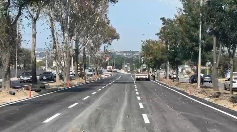 Bursa’da kritik yol çalışması okullar açılmadan tamamlandı Bursa Büyükşehir Belediyesi’nin Mudanya yolu Geçit-Bademli kavşağında yürüttüğü köprü ve