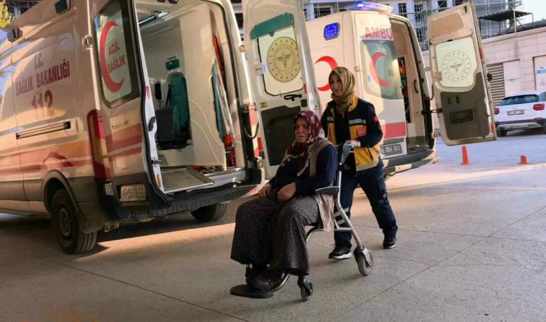 Bursa’nın İnegöl ilçesinde kontrolden çıkan otomobilin dere yatağına yuvarlandığı kazada