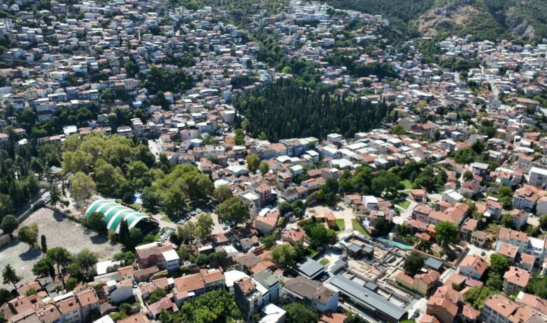Bursa’da öyle bir mahalle var ki suçlular sokağından geçemiyor Bursa’nın Pınarbaşı Mahallesi’nde muhtarının hayata geçirdiği ’Her sokağa kamera projesi’