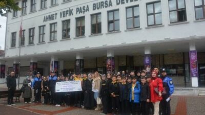 Bursa’da İl Emniyet Müdürlüğü tarafından yürütülen proje kapsamında 250 öğrenci,