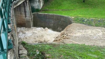 Bursa’da iki gündür etkisini sürdüren sağanak yağış, derelerdeki su seviyelerinin