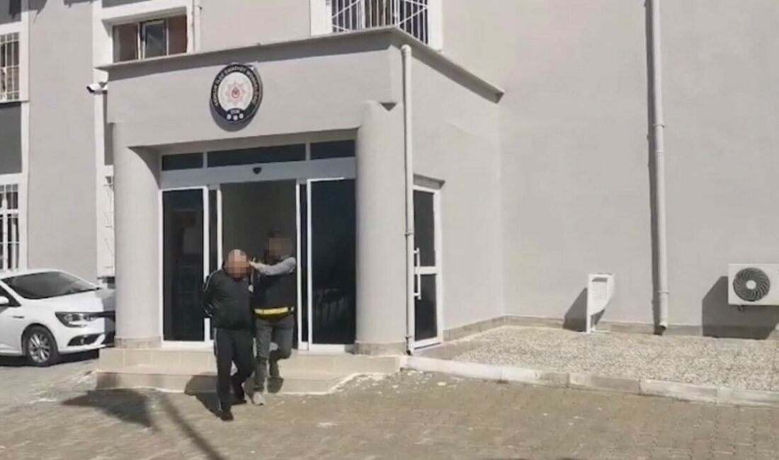 Bursa’da silahlı yaralama olayının şüphelisi tutuklandı Bursa’da bir kişinin silahla yaralandığı olayın şüphelisi, olayda kullanıldığı değerlendirilen