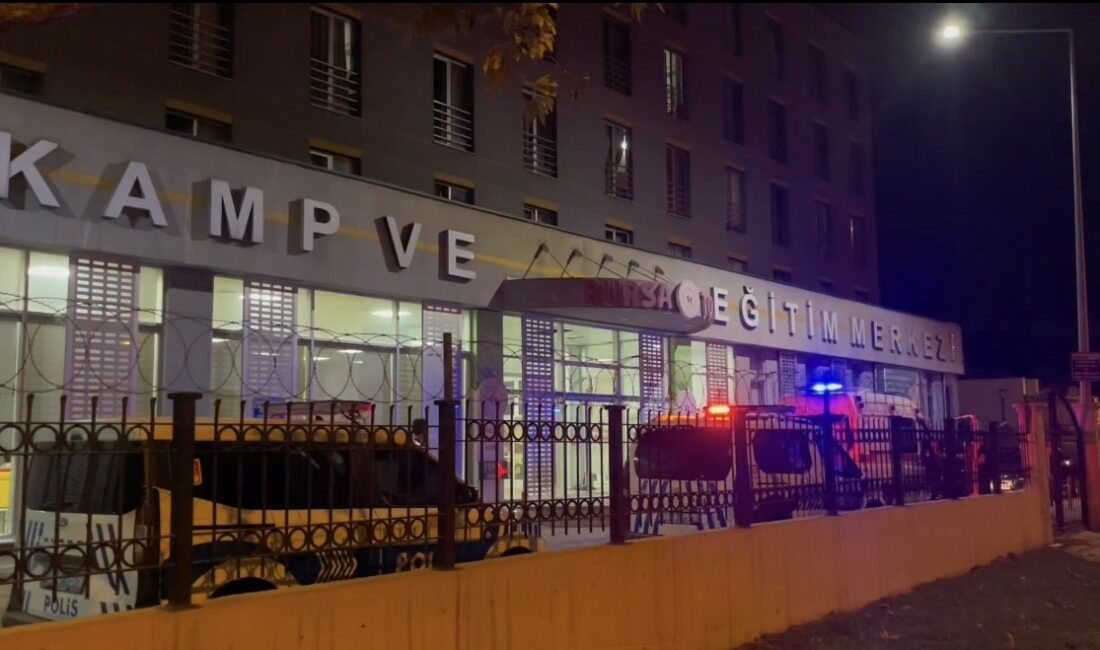 Bursa’da spor camiasını yasa boğan ölüm: Güreş antrenörü spor salonunda ölü bulundu Bursa’da güreş antrenörü Zeki Gümüş (55), görev yaptığı spor salonunda