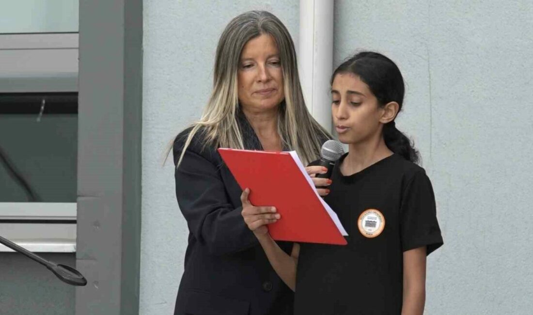 Bursa’da yeni eğitim öğretim yılı başladı, Filistinli öğrencinin okul özlemi duygulandırdı Bursa’da yeni eğitim öğretim yılı başladı. 2 bin 71 okulda