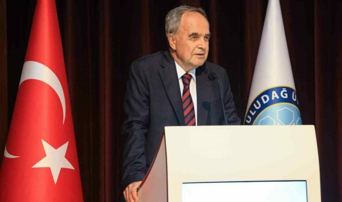 BUÜ Tıp Fakültesinde yeni eğitim-öğretim yılı ilk ders töreniyle başladı Bursa Uludağ Üniversitesi (BUÜ) Tıp Fakültesi, 2026-2027 Eğitim-Öğretim Yılı Dönem