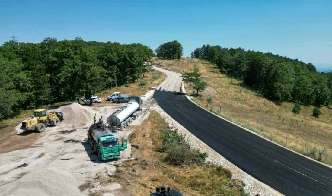 Büyükşehir, 3 ilçede 50 kilometrelik yolu yeniledi Bursa Büyükşehir Belediyesi, Mustafakemalpaşa ilçesinde 10, Orhaneli ilçesinde 1 ve