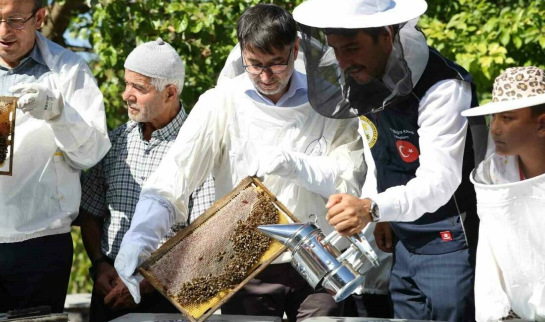 Büyükşehir ve üretici el ele Bursa Büyükşehir Belediyesi, kırsal kalkınmayı önceleyen çalışmalar kapsamında kovan desteği