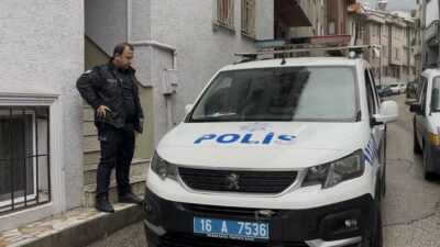 Bursa’da cezaevinden izinli çıkan 3 arkadaşın kaldığı evde bir kişi