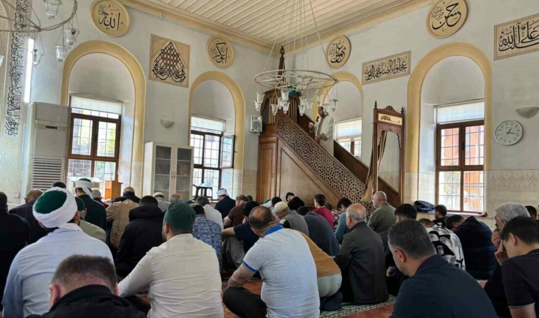 Cuma Hutbesi’nde sosyal medya uyarısı: “Bir paylaşım yıllarca taşınacak yaraya dönüşebilir” Diyanet İşleri Cuma hutbesinden, sosyal medya kullanımına ilişkin önemli uyarılarda