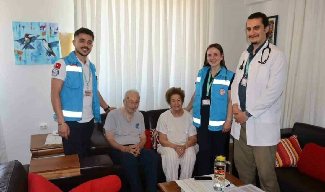 Evde sağlık hizmetleri gönüllere dokunuyor Sağlık Bakanlığının insan odaklı ve kesintisiz bakım vizyonu doğrultusunda çalışmalarını