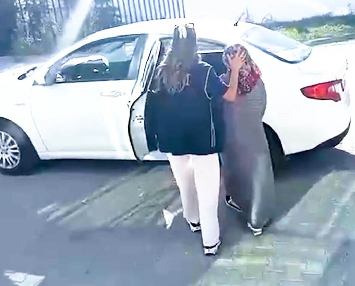 FETÖ/PDY üyeliğinden 6 yıl 3 ay hapis cezası bulunan hükümlü Orhangazi’de yakalandı Bursa’nın Orhangazi ilçesinde, FETÖ/PDY silahlı terör örgütüne üye olma suçundan