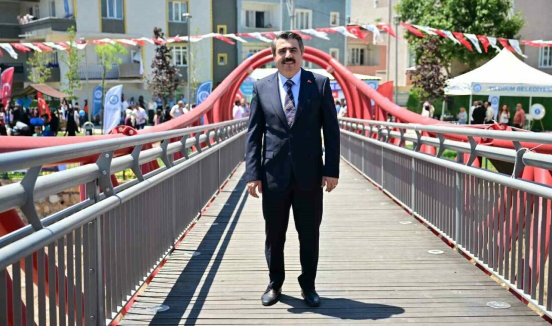 Geleceğin Yıldırım’ı emin ellerde Yıldırım Belediyesi, ilçenin dört bir yanında hayata geçirdiği yatırımlarla Yıldırım’ın