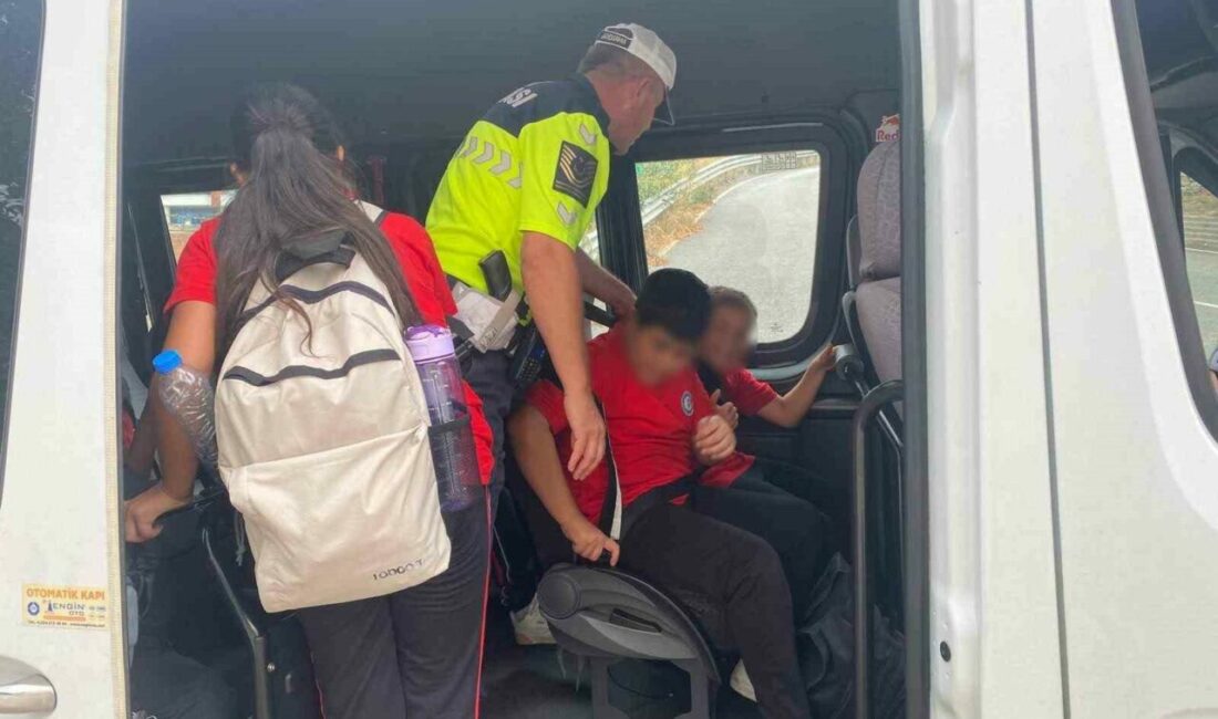 Gemlik’te jandarmadan okul çevrelerinde sıkı denetim Bursa’nın Gemlik ilçesinde Jandarma Komutanlığı ekipleri, jandarma sorumluluk alanında bulunan