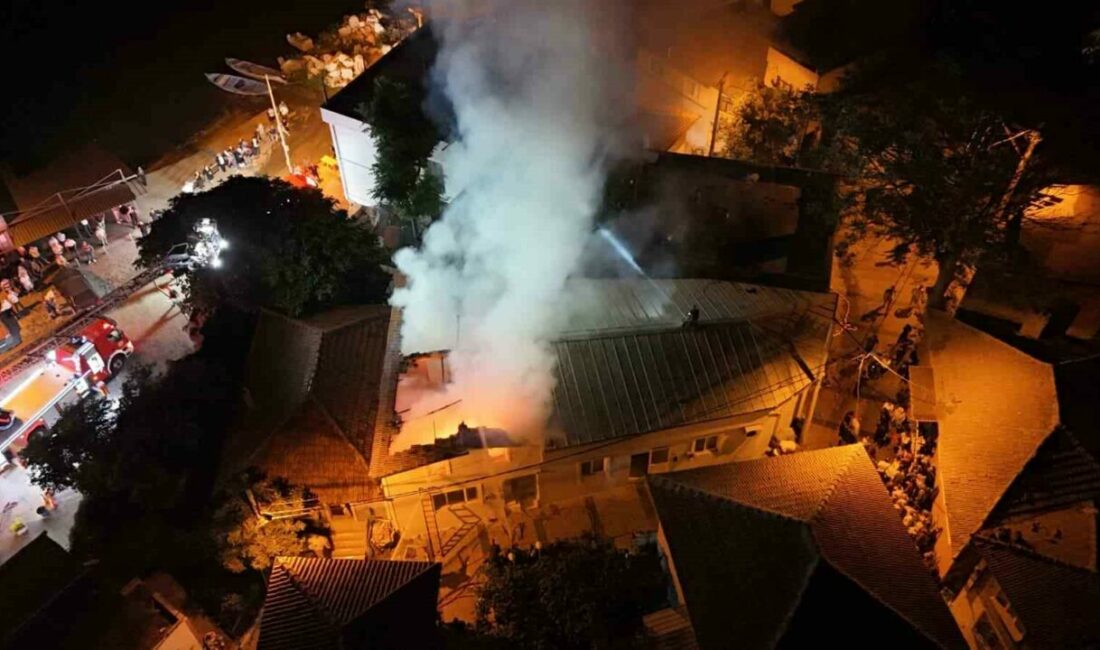 Gölyazı’da geceyi aydınlatan yangın Bursa’nın Nilüfer ilçesinde bir evde çıkan yangın korku dolu anlara