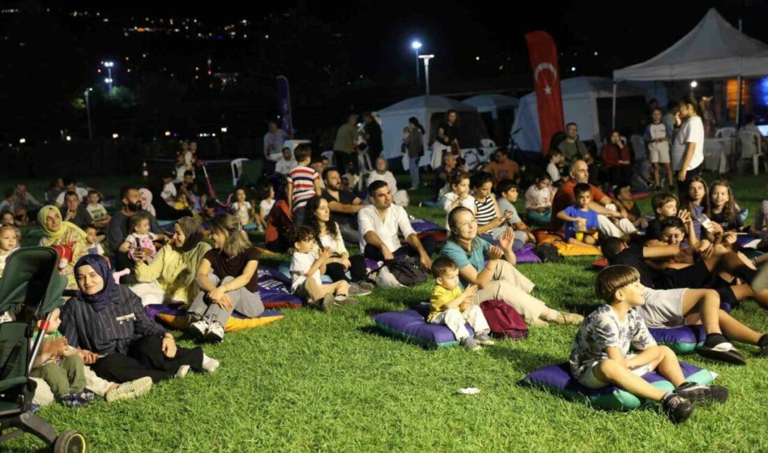 Hüdavendigar Kent Parkı’nda bilim dolu gece Bursa Büyükşehir Belediyesi’nin bilimin eğlenceli dünyasını çocuklar ve gençlerde bir