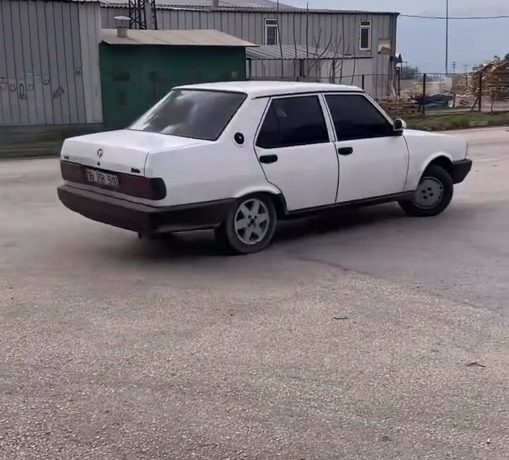 İnegöl’de drift atan sürücüye 165 bin TL ceza Bursa’nın İnegöl ilçesinde aracıyla drift atan sürücüye toplam 165 bin