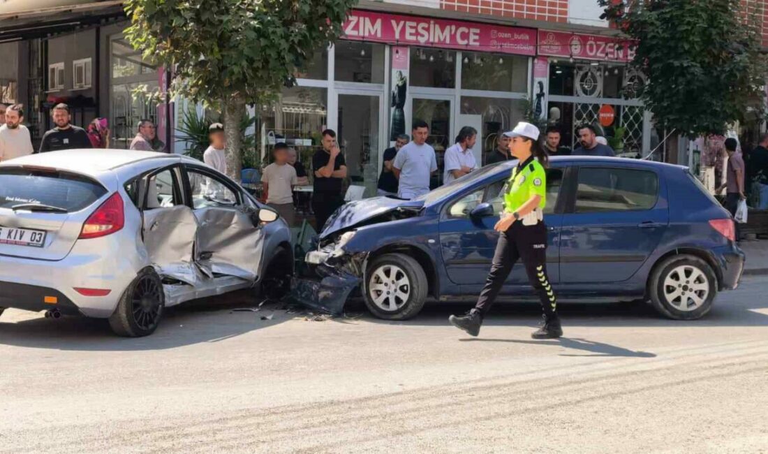 Bursa’nın İnegöl ilçesinde meydana gelen trafik kazasında iki otomobil çarpıştı.