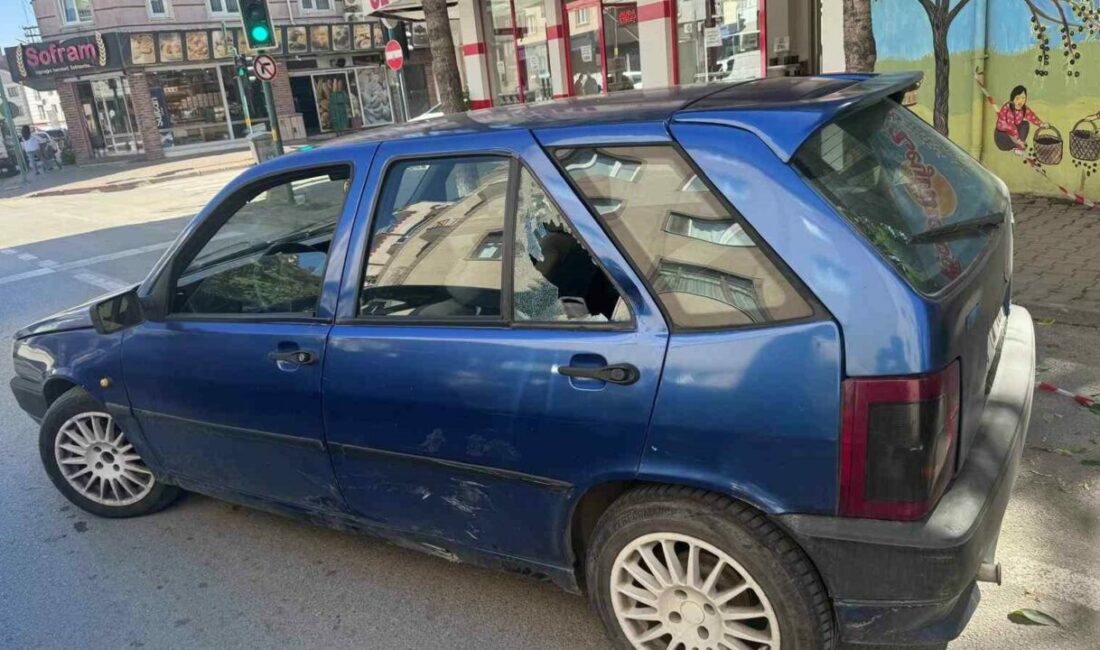 İnegöl’de otomobille çarpışan motosikletin sürücüsü yaralandı Bursa’nın İnegöl ilçesinde otomobil ile motosikletin çarpışması sonucu meydana gelen