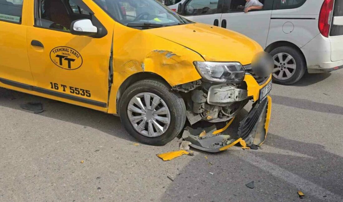 İnegöl’de taksi ile otomobil çarpıştı: 2 yaralı Bursa’nın İnegöl ilçesinde ticari taksi ile otomobilin çarpışması sonucu meydana