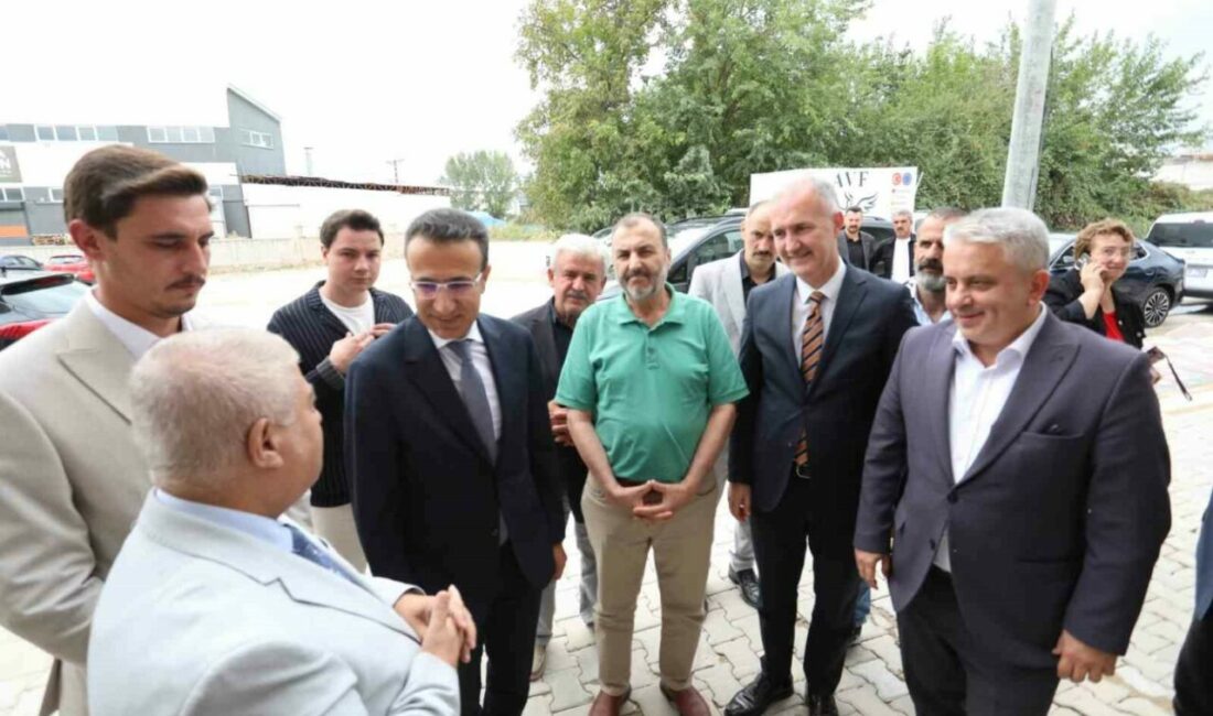 İnegöl’ün sağlık altyapısı, el birliği ile güçleniyor İnegöl’de devlet, belediye ve hayırsever iş birliğinde başlatılan Aile Sağlığı