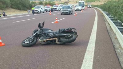 Bursa’da Gebze-Orhangazi-İzmir otoyolunda kamyona arkadan çarpan motosikletin sürücüsü hayatını kaybetti.