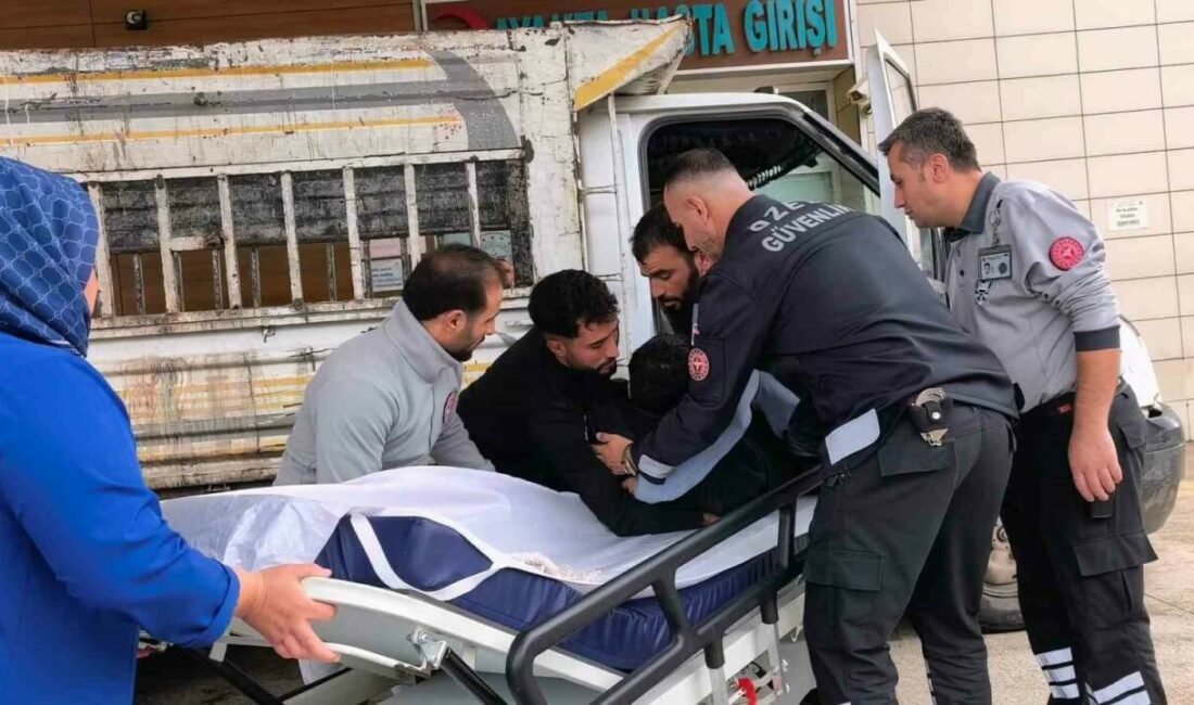 Kamyonetten düşen genç yaralandı Bursa’nın İnegöl ilçesinde kamyonetin üzerinden yaklaşık 2 metre yükseklikten düşen