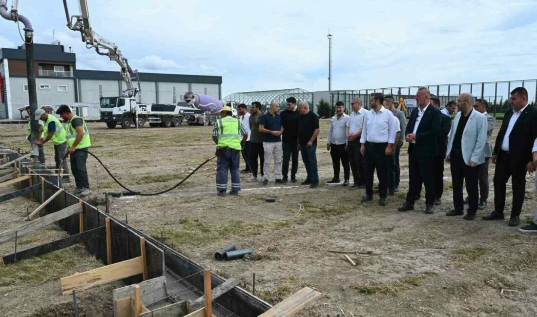 Karacapark’ta 100 milyon liralık spor yatırımında ilk adım atıldı Gençlik ve Spor Bakanlığı’nın desteği, Karacabey Belediyesi’nin öncülüğü ve Spor