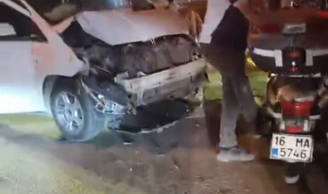 Kırmızı ışıkta geçen motosiklete otomobil çarptı: 1 ölü, 1 yaralı Bursa’da kırmızı ışıkta geçtiği iddia edilen motosiklete otomobil çarptı. Kazada