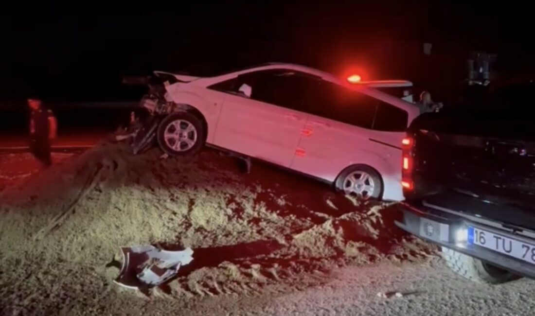 Kontrolden çıkan otomobil kum rampada asılı kaldı Bursa’da seyir halinde olan otomobil, sürücüsünün kontrolünden çıkarak kontrolden çıktı.