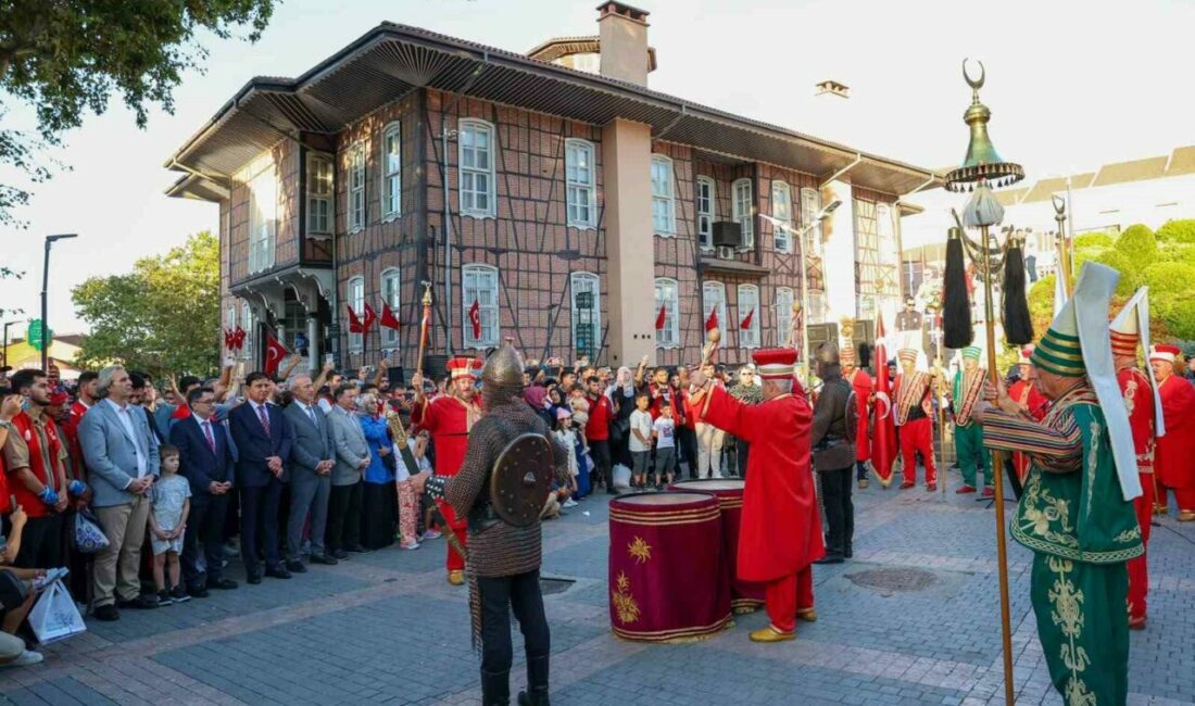 Kurtuluş coşkusu Tarihi Belediye Binası’na taşındı Bursa’nın Yunan işgalinden kurtuluşunun 104’üncü yıl dönümü kutlamaları Orhangazi Parkı’nda