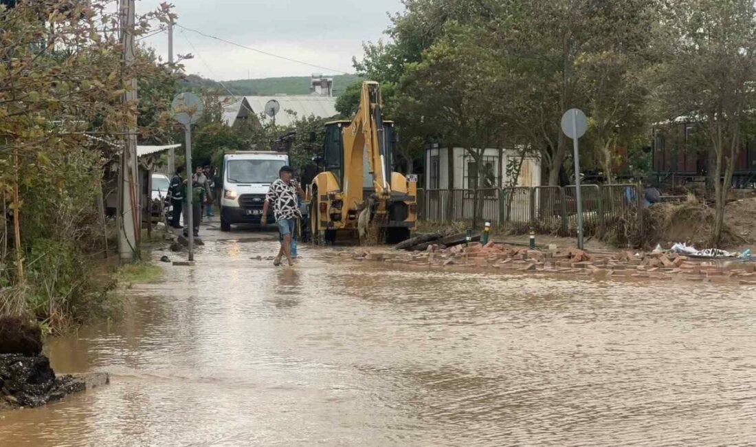 Mudanya’da sağanak sonrası göle döndü Bursa’nın Mudanya ilçesinde etkili olan sağanak yağış, hayatı olumsuz etkiledi.