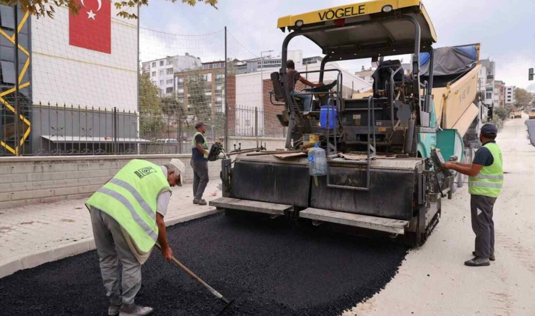 Mustafakemalpaşa’nın alt ve üstyapısı büyükşehir tarafından yenileniyor Bursa Büyükşehir Belediyesi, Mustafakemalpaşa ilçesinde altyapı imalatı tamamlanan bölgelerde üstyapı