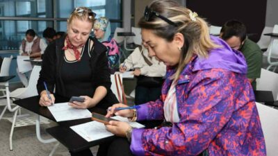 Nilüfer Belediyesi, iş arayanlar ile iş verenleri buluşturduğu toplu iş
