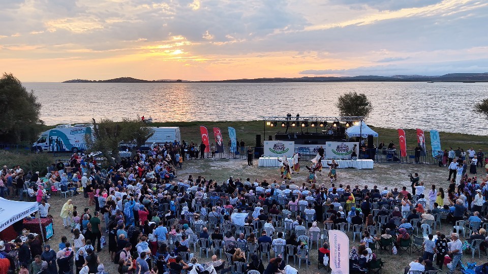 Nilüfer’de incirin lezzeti ve emeği festivalde buluştu Nilüfer Belediyesi’nin siyah inciri tanıtmak ve üreticileri desteklemek için düzenlediği
